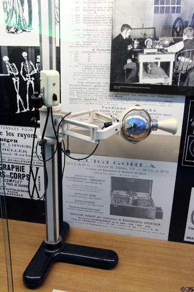 Early commercial X-ray machine at Deutsches Museum. Munich, Germany.