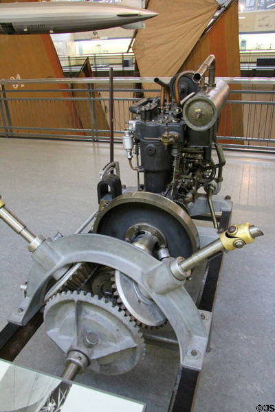 Daimler NL1 Zeppelin airship motor (1899) at Deutsches Museum. Munich, Germany.