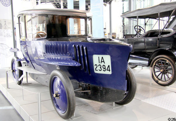 Rumpler Teardrop aerodynamic car (1922) by Rumpler Motor Co from Berlin at Deutsches Museum Transport Museum. Munich, Germany.