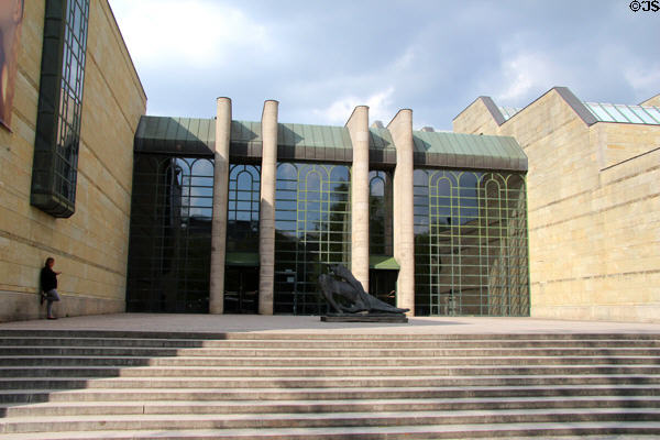 Neue Pinakothek (1981) (Barer Str. 29). Munich, Germany. Style: Postmodern. Architect: Friedrich von Gärtner, Alexander Freiherr von Branca, August von Voit.