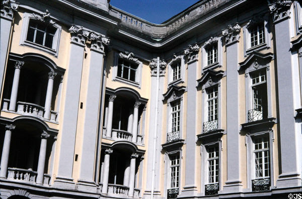 Courtyard of Residenz (formerly 14C fortress, re-built baroque style 1704-38), aka Margrafen Schloss. Ansbach, Germany. Style: Franconian Baroque. Architect: Gabrieli & Retti.