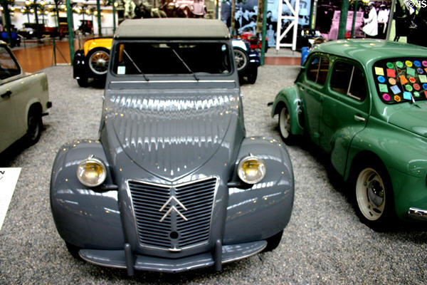 Citroën (1954) Berlin 2 CV, France; 100km/h (2 cylinders) in Schlumpf National Automobile Museum. Mulhouse, France.