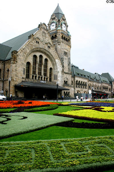 Rail station (1905-8) erected during German annexation. Metz, France. Style: Rhenisch neo-Romanesque. Architect: Kröger.