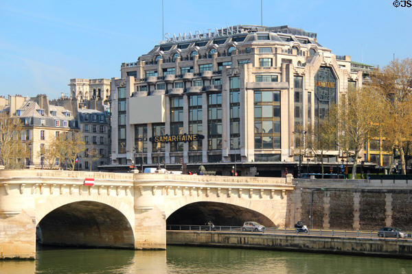 Samaritaine Department Store (1905 & 1928) (75 rue de Rivoli). Paris, France. Style: Art Nouveau & Art Deco. Architect: Franz Jourdain then FJ again with Henri Sauvage.