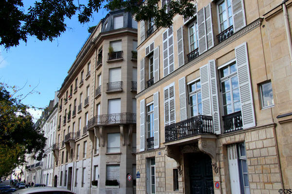 Residential buildings along Quai de Béthune on Île St Louis. Paris, France.