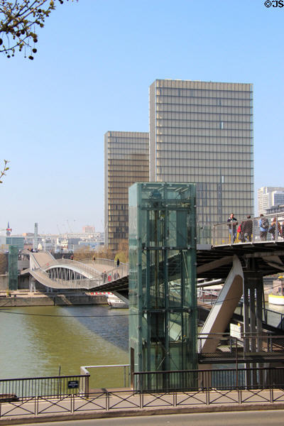 Simone de Beauvoir footbridge over River Seine between National Library & Parc Bercy. Paris, France.