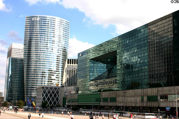 Window (former Élysées Défense & Citibank) (1982) with EDF tower beyond at La Défense. Paris, France. Architect: Roger Saubot, François Jullien, with Whitson Overcash.