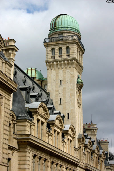 Observatory tower on rue St-Jacques at Sorbonne University. Paris, France.