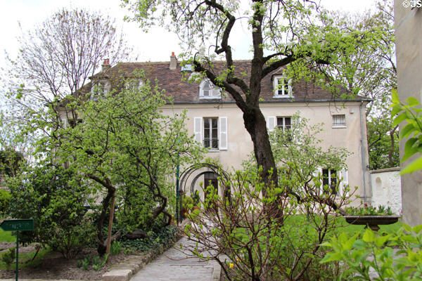 House of comedian to the king Rose de Rosimond who lived here starting 1680 is now Montmartre Museum. Paris, France.