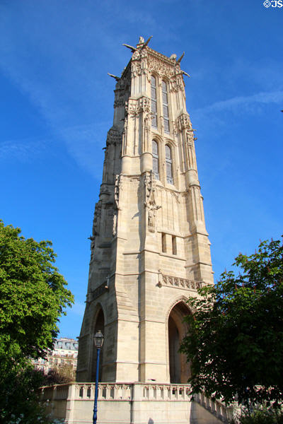 Array of sculptures on Tour St Jacques. Paris, France.
