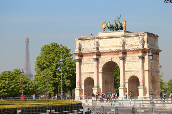 Arc du Triomphe du Carrousel with Eiffel Tower beyond. Paris, France.