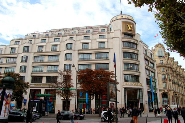 Louis Vuitton building (2005) on Champs Elysees. Paris, France. Architect: Eric Carlson.