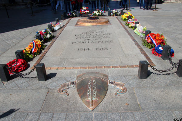 Tomb of the Unknown Soldier at Arc du Triomphe. Paris, France.
