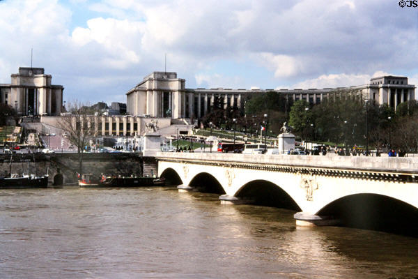Palais de Chaillot over Pont d'Iéna (1814). Paris, France.