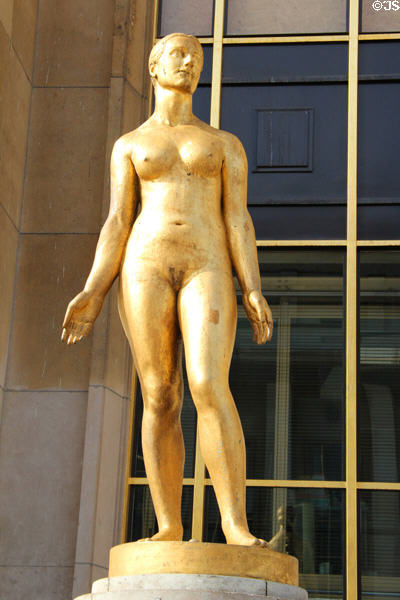 Le Printemps sculpture (1937) by Paul Niclausse at Palais de Chaillot. Paris, France.