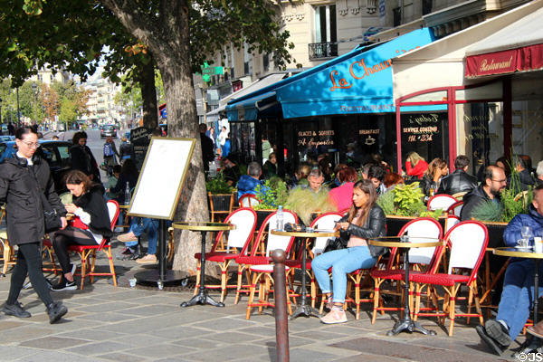 Sidewalk cafe in Paris. Paris, France.