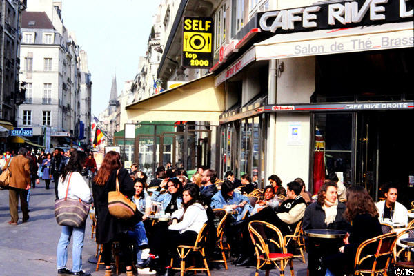 Sidewalk cafe in Paris. Paris, France.