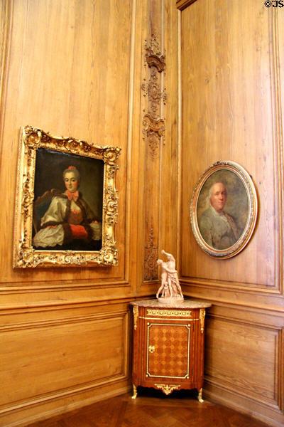 Gallery scene at Petit Palace Museum. Paris, France.