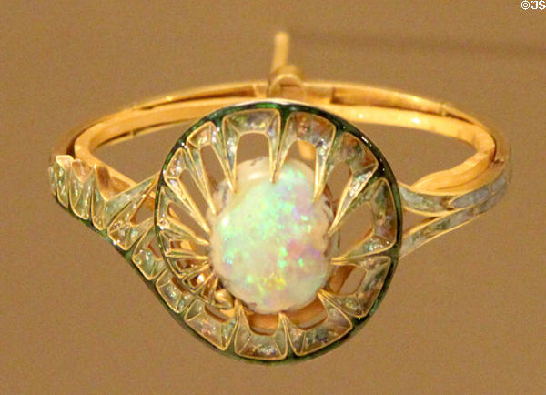 Opal bracelet (c1905-9) by Georges Fouquet after Desrosiers at Petit Palace Museum. Paris, France.