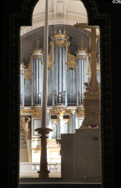 Trophy flags & organ in veterans' Cathédrale Saint-Louis-des-Invalides at Les Invalides. Paris, France.