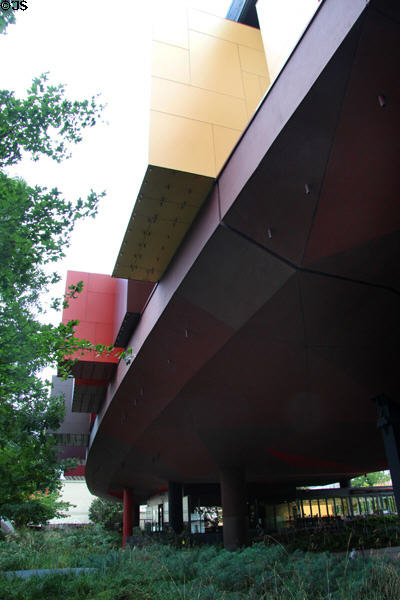 Projecting exhibit spaces at Musée du quai Branly devoted to cultural art of Africa, Oceania, Asia & the Americas. Paris, France.