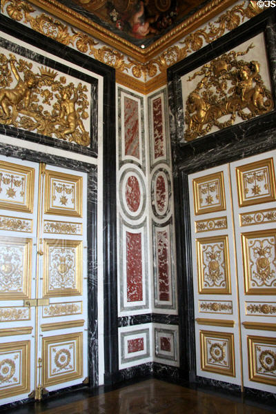 Queen's Guard Room wall decoration in original Louis XIV style at Versailles Palace. Versailles, France.