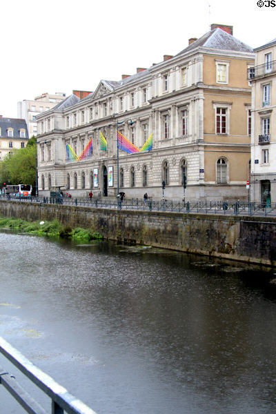 Museum of Fine Arts of Rennes (Musée des beaux-arts de Rennes) in neoclassical building (1855) over river. Rennes, France.