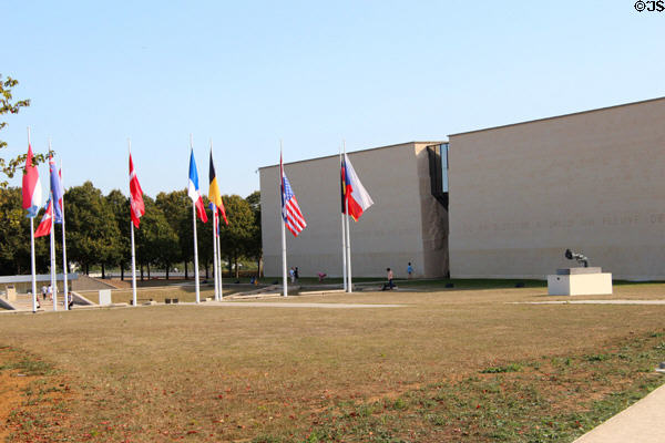 Caen Memorial (1989). Caen, France. Architect: Jacques Millet.