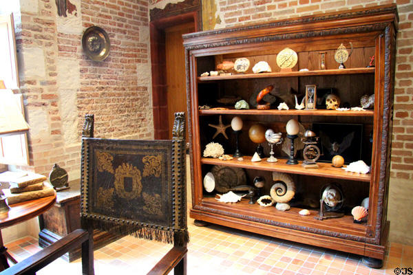 Scientific cabinet in Da Vinci's workshops at Château de Clos Lucé. Amboise, France.