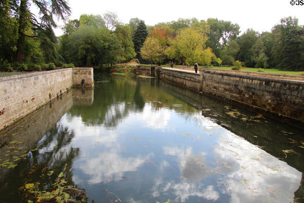 Decorative moat surrounding Château d'Azay-le-Rideau. Azay-le-Rideau, France.