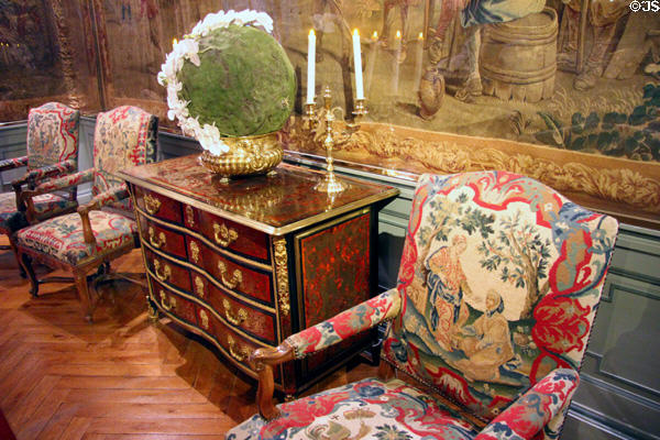 Tapestry room with Regency armchairs at Cheverny Chateau. Cheverny, France.