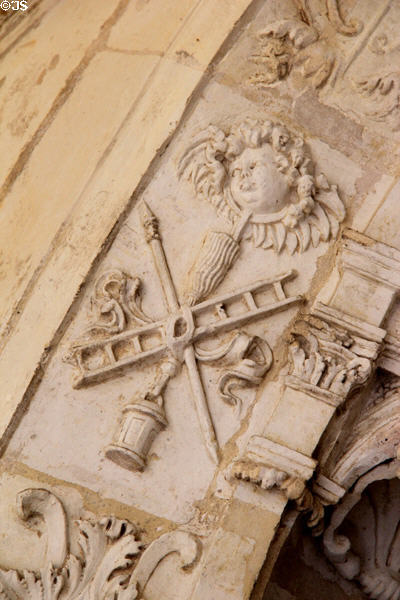 Detail of carved arch (1543) within cloister at Fontevraud Abbey. Fontevraud, France.
