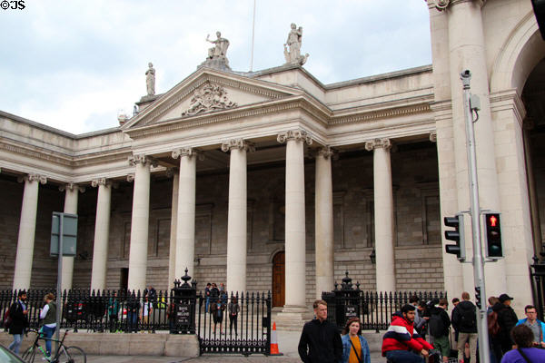 Former parliament building (18thC) now converted for use by Bank of Ireland. Dublin, Ireland.