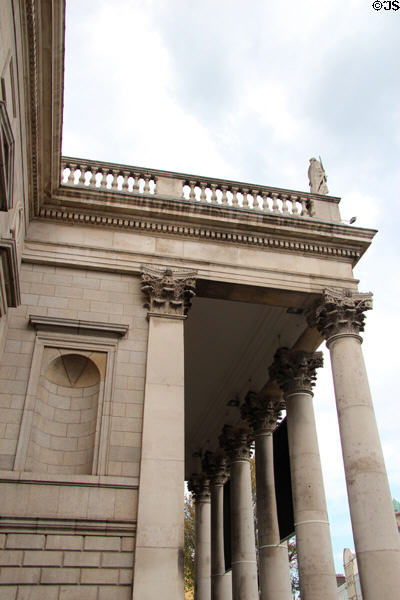 Former parliament building (18thC) now converted for use by Bank of Ireland. Dublin, Ireland.