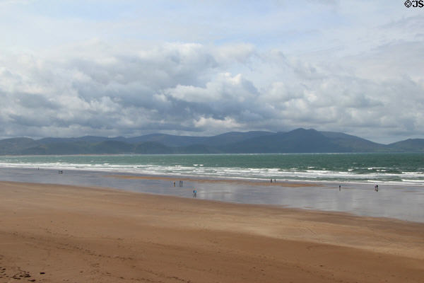 Seaside east of Dingle. Dingle, Ireland.