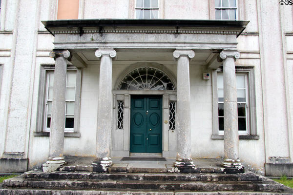 Palladian porch at Strokestown Park. Vesnoy, Ireland.