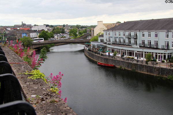River Noire through Kilkenny. Kilkenny, Ireland.