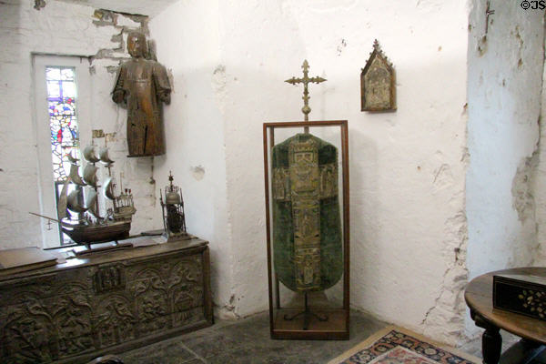 Collection of antique objects in Earl's private apartments at Bunratty Castle. County Clare, Ireland.