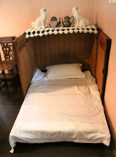 Cabinet bed in Shannon Farmhouse at Bunratty Castle & Folk Park. County Clare, Ireland.
