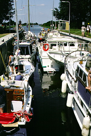 Boats in canal South of Giethoorn. Giethoorn, Netherlands.