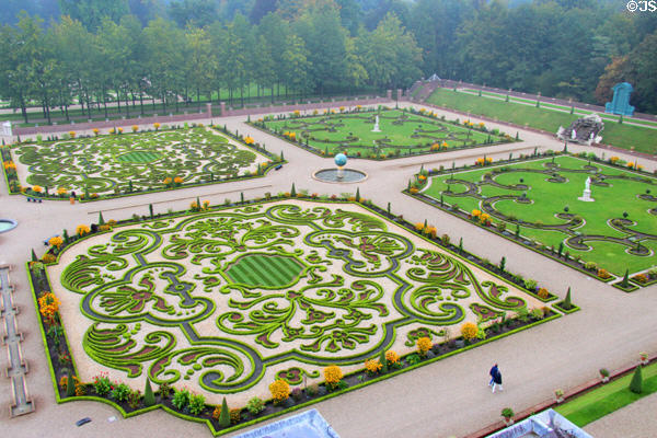 Embroidery-like designs in formal gardens. Het Loo, Netherlands.