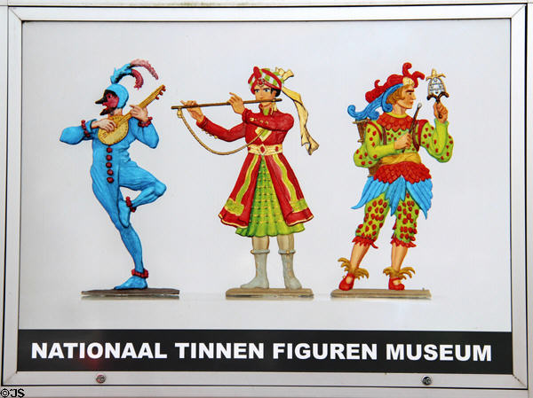 Painted outdoor sign for Nationaal Tinnen Figuren Museum. Ommen, Netherlands.