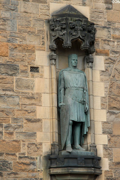 Statue of knight flanking entrance gateway of Edinburgh Castle. Edinburgh, Scotland.