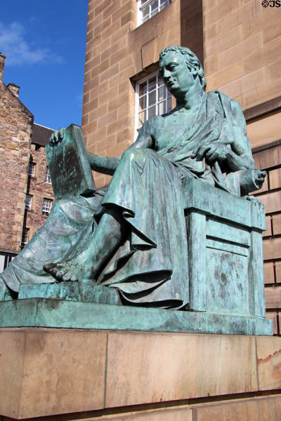 Philosopher David Hume (1711-76) statue (1995) by Sandy Stoddart in front of High Court of Justiciary building. Edinburgh, Scotland.