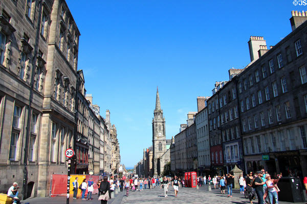 High St. streetscape looking to Royal Mile Market (former Tron Kirk) from St Giles. Edinburgh, Scotland.