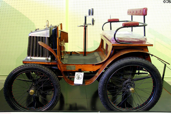 Argyll Voiture 5hp (1900) by Bridgeton of Glasgow at Riverside Museum. Glasgow, Scotland.