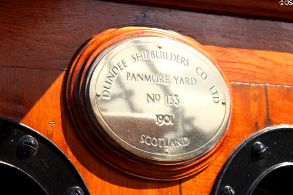 Builders plaque by Dundee Shipbuilders Co Ltd. of Scotland (1901) for RRS Discovery. Dundee, Scotland.