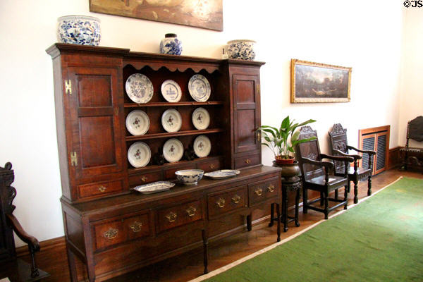 Cabinet with Chinese porcelain collection at Hill of Tarvit Mansion. Cupar, Scotland.