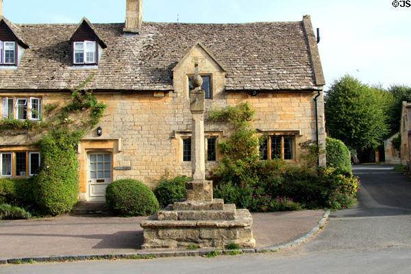 A very small village owned and much restored by a private family in the 1st half of the 20thC. Stanton, England.