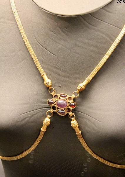 Roman era gold body chain (after 407-8 CE) found in Hoxne Treasure at British Museum. London, United Kingdom.